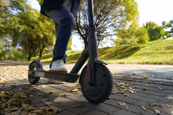 Patinete elétrico ou Walk Machine a gasolina: qual vale mais a pena?